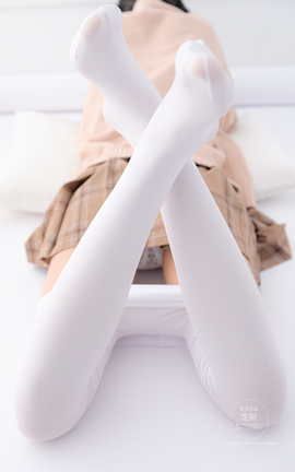 紧急企划 – NO.18 一只喵喵子 白丝短裙[67P]