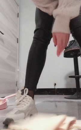 套路直播-兰儿小主-狗畜的食物[720X1280 1分2秒]