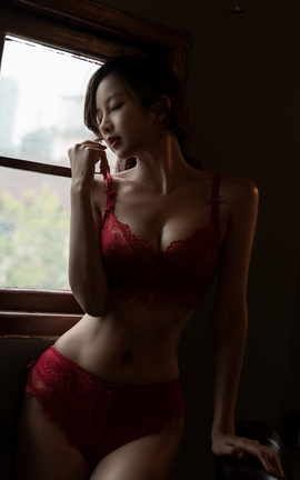 小何童鞋-后窗[36P]