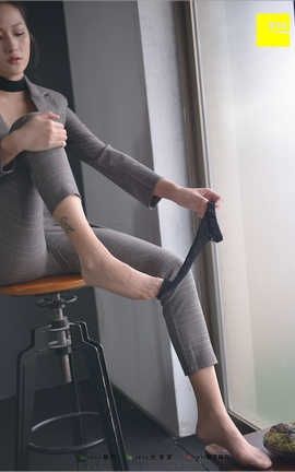 IESS异思趣向 丝足便当  2018.06.20  No.241：《短网袜、长裤与职场》潇潇[99P]