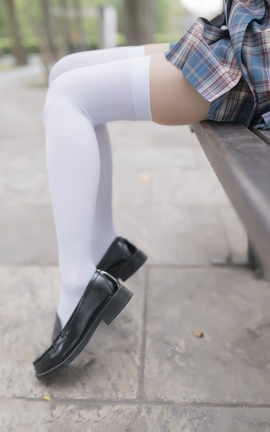 风之领域精品少女白丝 Vol.241[37P]