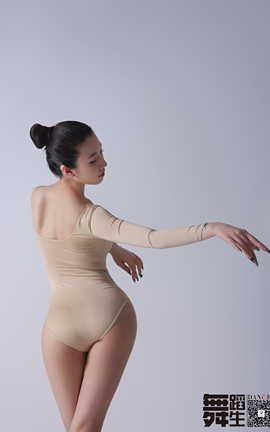 嘉丽GALLI 舞蹈生日记 107 – 幻影[44P]