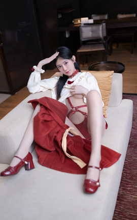 谢小蒽 内购无水印新年特写 红色束缚[56P]