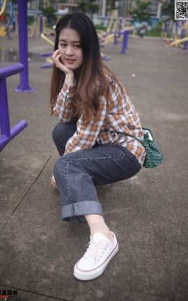 只糖棉袜 VOL.297 陈之 有风可缠绵耳畔[144P]