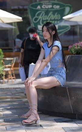 精选街拍作品 NO.1363 一只麋鹿摄影作品 蓝色牛仔热裤美女 part1[100P]