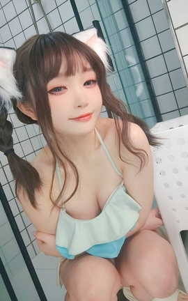 神沢永莉 浴室蓝白泳衣辫子[96P]