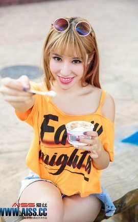 爱丝AISS 钻石版F5032《何冉的假期》[80P]