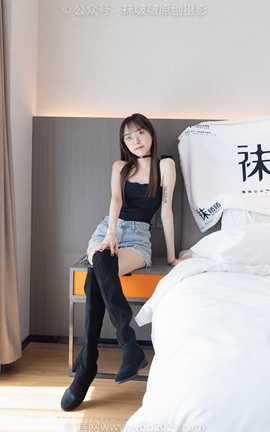 袜啵啵BoBoSocks NO.291 稚予-长靴、板鞋、白棉袜、黑棉袜、裸足[145P]