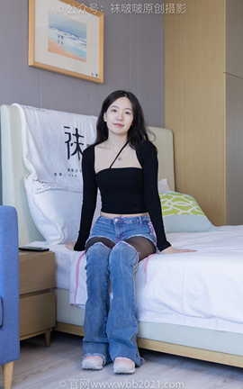 袜啵啵BoBoSocks NO.317 小甜豆-运动鞋、可拆卸牛仔裤、粉色棉袜、黑丝、裤里丝[140P]