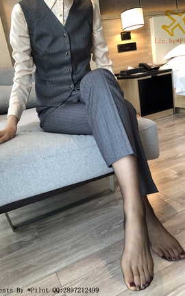 Pilot摄影 NO.009 爱穿正装的OL小乐[38P]