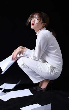 奈丝写真 NO.126 可乐-御姐套装 裤里丝[33P]