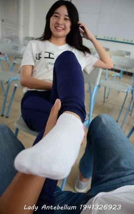 站前女神 恋足美腿棉袜女神级摄影套图 067[88P]